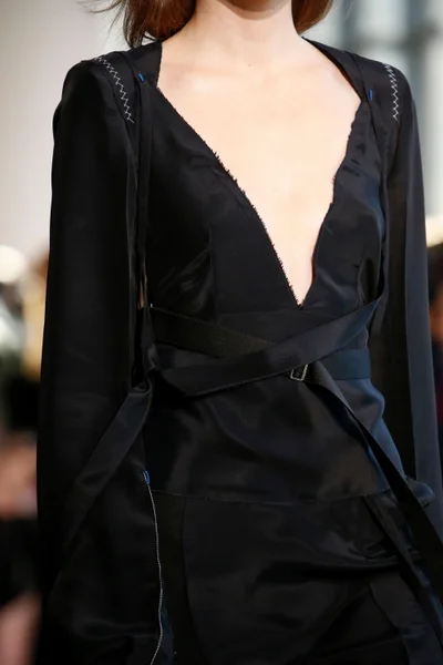Look 32